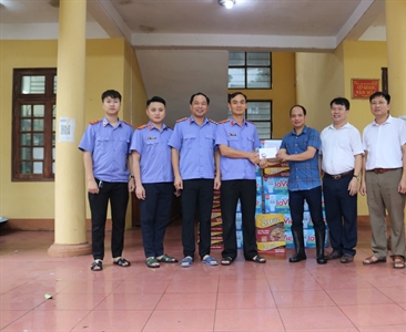 Viện KSND quận Hà Đông, quận Hai Bà Trưng, huyện Quốc Oai và Mỹ Đức ủng hộ...